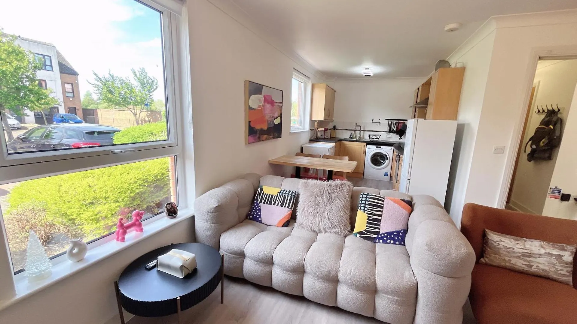 Quiet 2 Bedrooms And 2 Bathrooms With Free Parking エディンバラ アパート